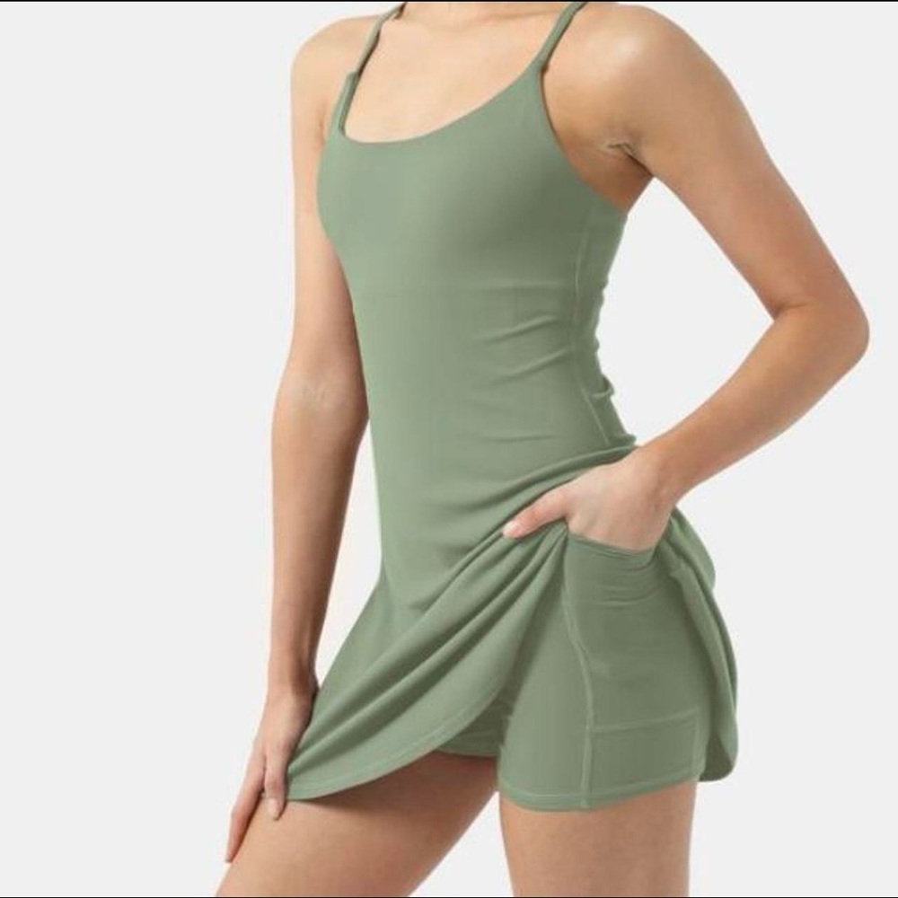 Halara size M cloudful active dress with shorts and pockets- sage green NWOT